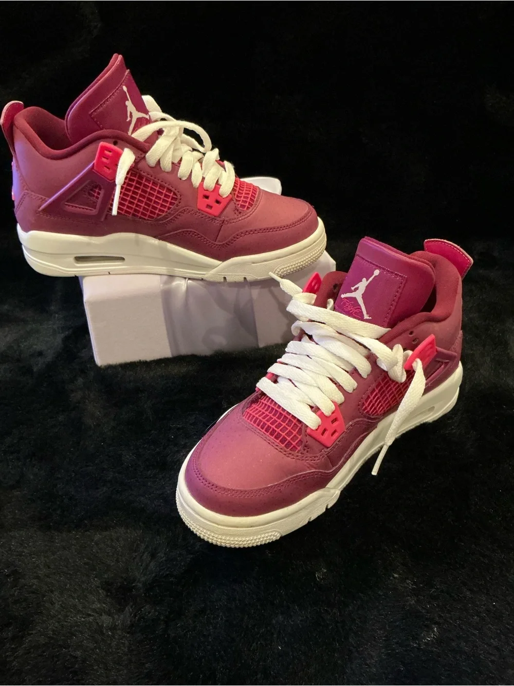 Jordan Kids Pink and White Retro 4 PS Valentines Day Sneakers Size 4Y
